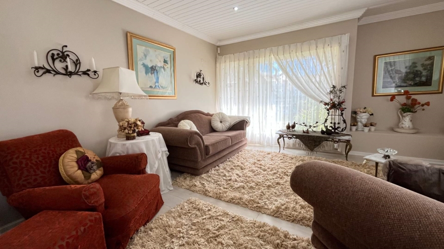 4 Bedroom Property for Sale in Hartenbos Central Western Cape